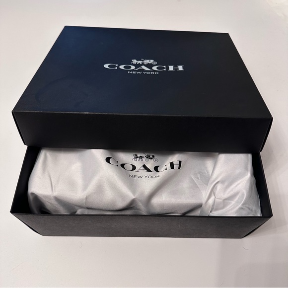 NWT Coach Beat Shoulder Bag Azure Colorblock in gift box with dust bag - Picture 3 of 11